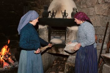 Enfornar o Pão, Casa do Lavrador - Baião