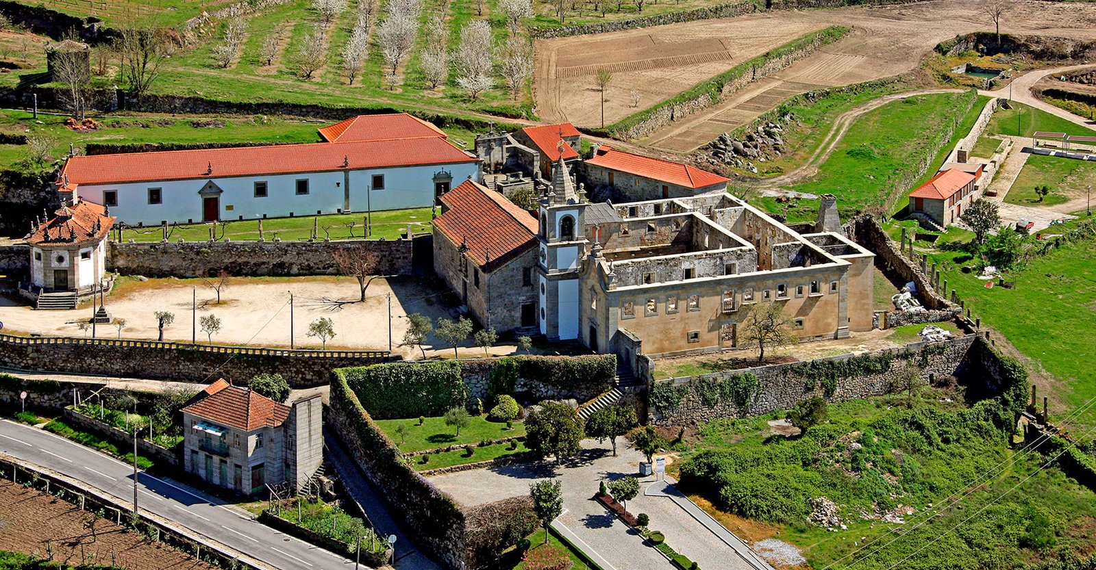 <span class="notranslate" translate="no">Mosteiro de Santo André de Ancede</span>