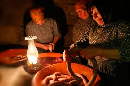 Produção de fumeiro tradicional, Casa do Lavrador - Baião
